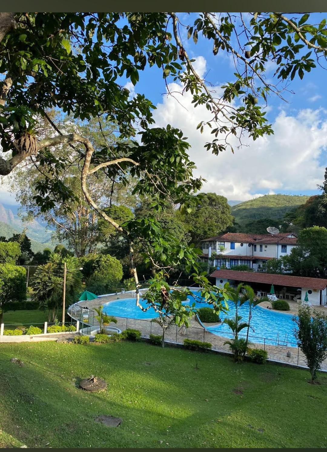 Cond Vale Do Sol - Em Petropolis - Itaipava Piscina Cinematografica * Bom Sucesso (Rio de Janeiro)